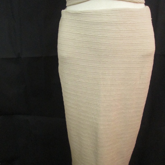 Women's Skirt - Picture 2 of 3